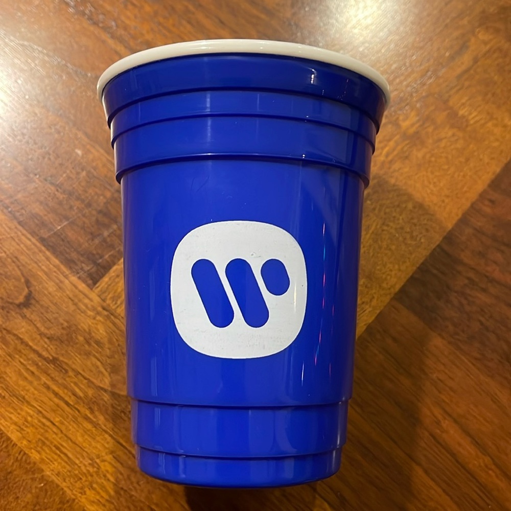 NEVER USED WMG REUSABLE PLASTIC BLUE CUP - BPA FREE - FUN CUP!
